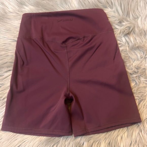 NWOT NikeSKIMS matte shorts 5” - Picture 6 of 6